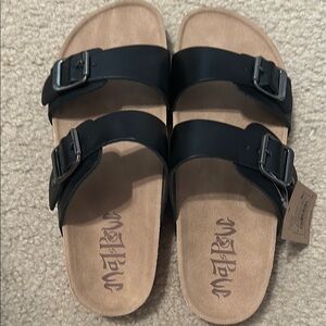 Black and Tan Sandals with Buckles